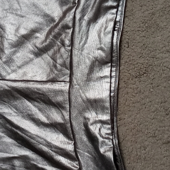 Very shiny sliver size L leggings - Picture 2 of 2